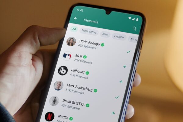 WhatsApp Upcoming Feature Post HD Videos Photos in Status Soon Heres All Details