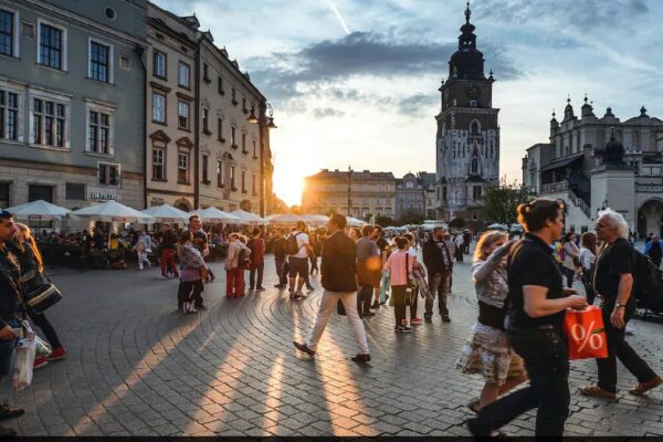 Men And Women Life Expectancy Gap Narrows Across The Globe Says Study