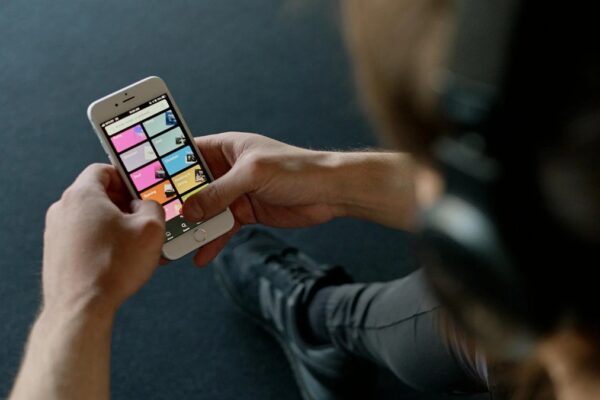 Which app is tracking your location through mobile, check this way