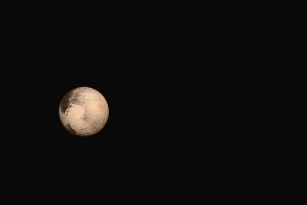 New Horizons Spacecraft Captures ‘Heart Shaped’ Glacier On Pluto NASA Shared Photo of 9th Planet Watch
