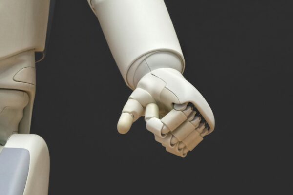 Humanoid robots appeared to attack people in China! Video went viral on social media